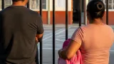 Padres exigen cuentas a director y maestra tras lesión grave de niña en primaria de Orizaba