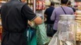 INAPAM en Orizaba promueve empacadores voluntarios y acuerdos con comercios para generar ingresos