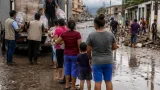 Marina entrega 300 despensas en Nanchital y anuncia 700 más para municipios del sur de Veracruz