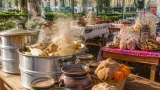 Feria reúne tamales, pan de muerto y chocolate en el parque Juárez de Xalapa