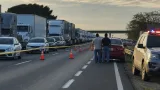 Bloqueo de transportistas en la autopista Veracruz–Cardel cumple diez horas y provoca cierres intermitentes