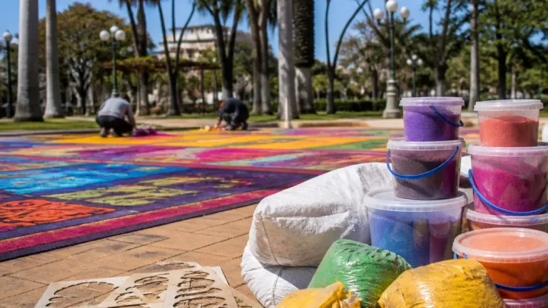 Ayuntamiento destinó al menos 17,500 pesos para el tapete de aserrín en el Parque 21 de Mayo